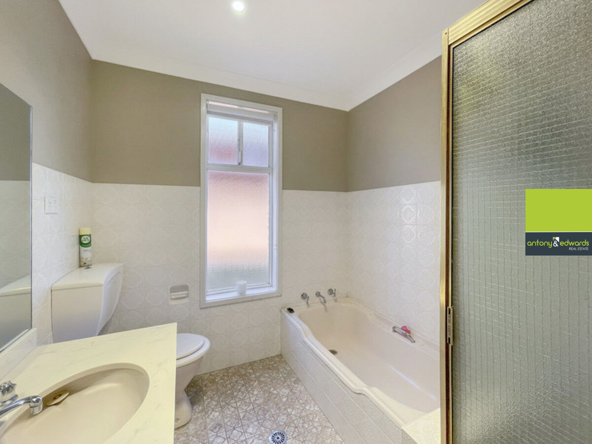 8 Hoddle Avenue, Goulburn NSW 2580, Goulburn - Thumbnail 8