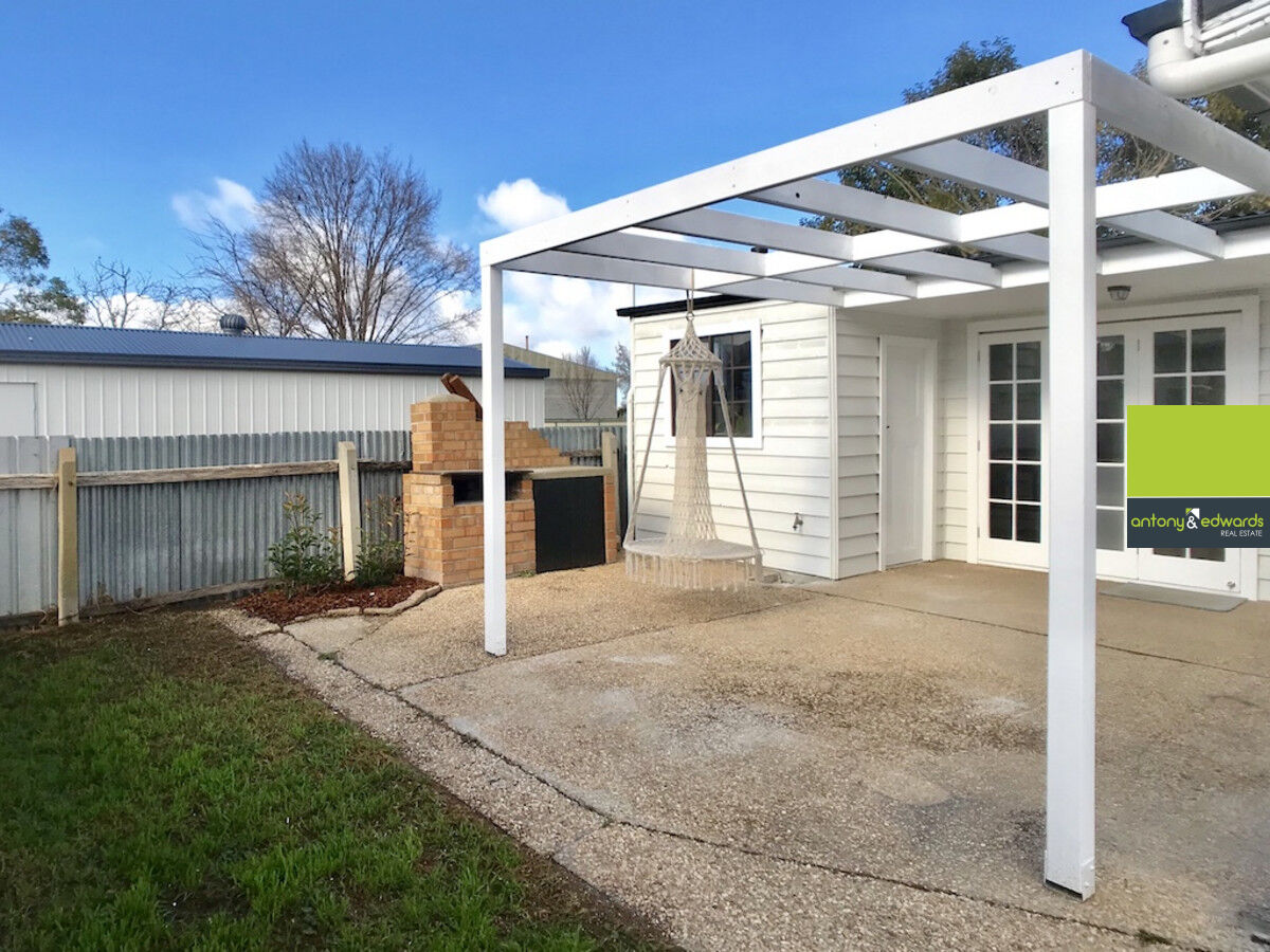 19 Taylor Street, Goulburn NSW 2580, Goulburn - Thumbnail 2