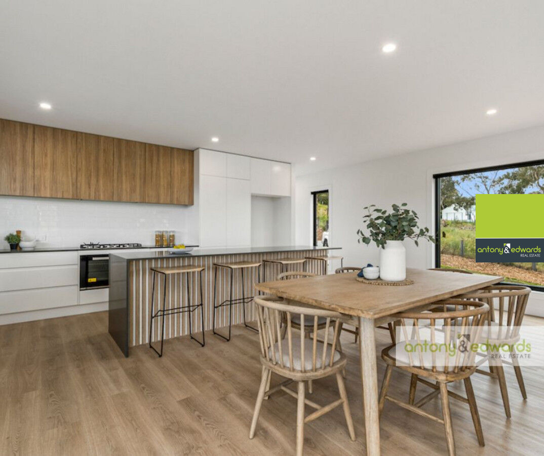 8 Goorawin Place, Goulburn NSW 2580, Goulburn - Thumbnail 2