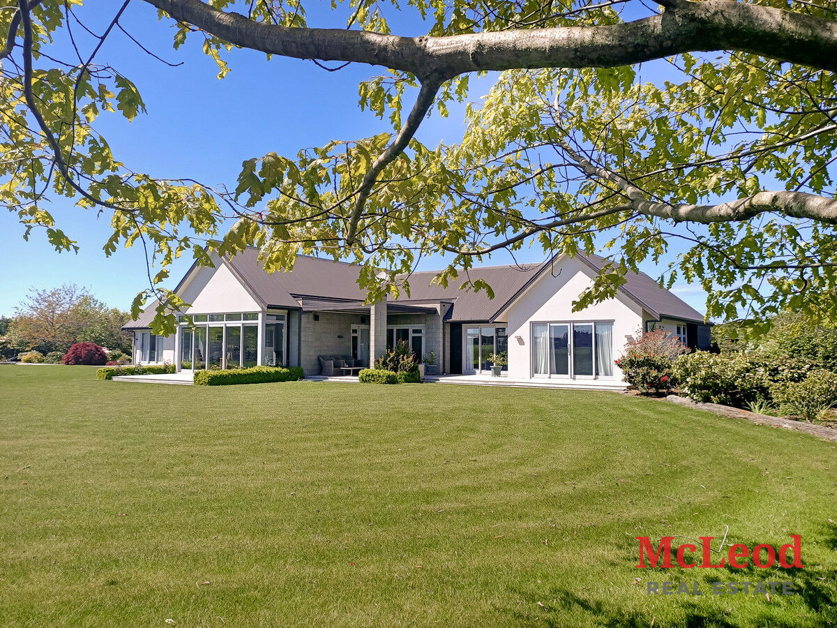 Country Living Close To Town, Negotiation McLeod Real Estate