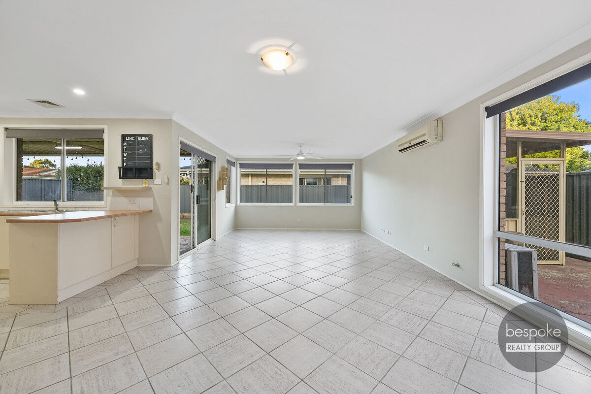 41 Sunningdale Drive, GLENMORE PARK, Glenmore Park - Thumbnail 8