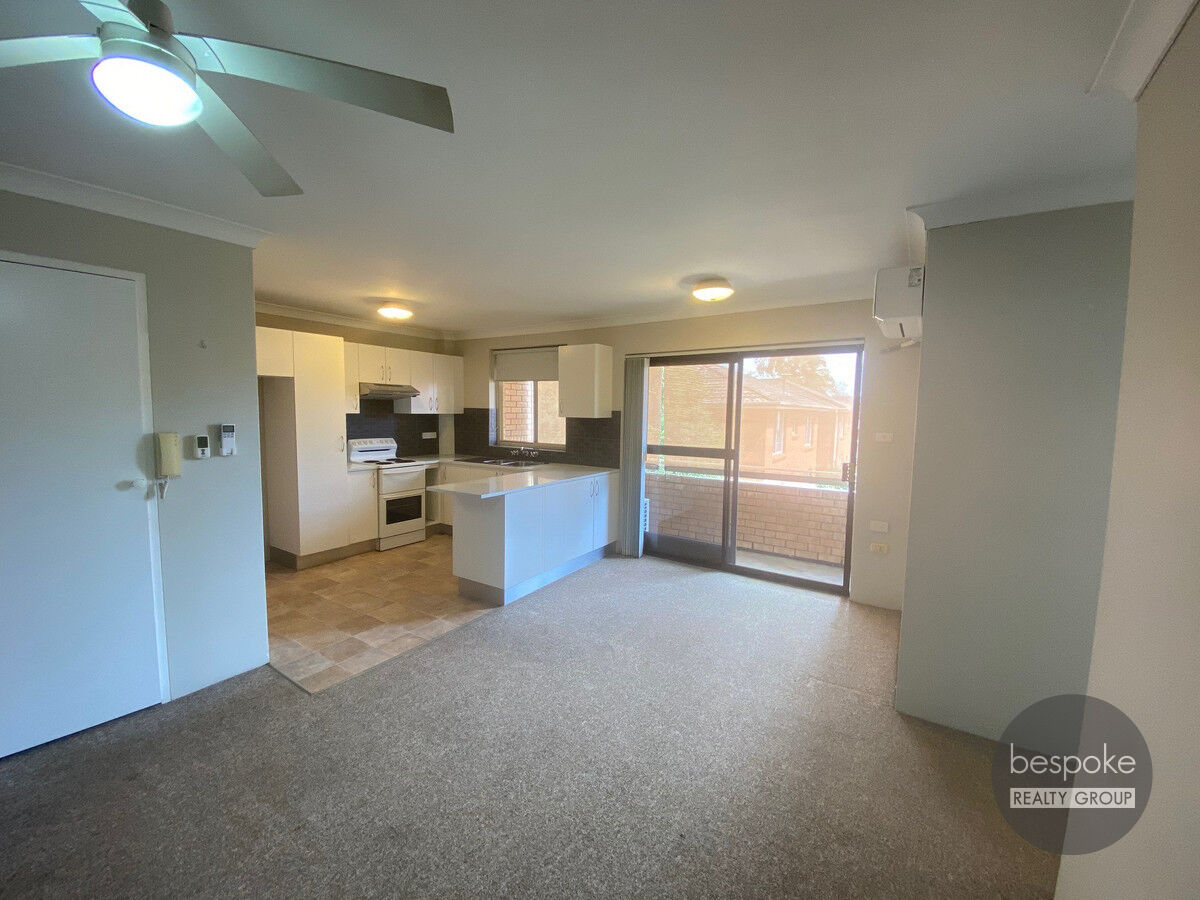  Top Floor Apartment APPLICATIONS PENDING