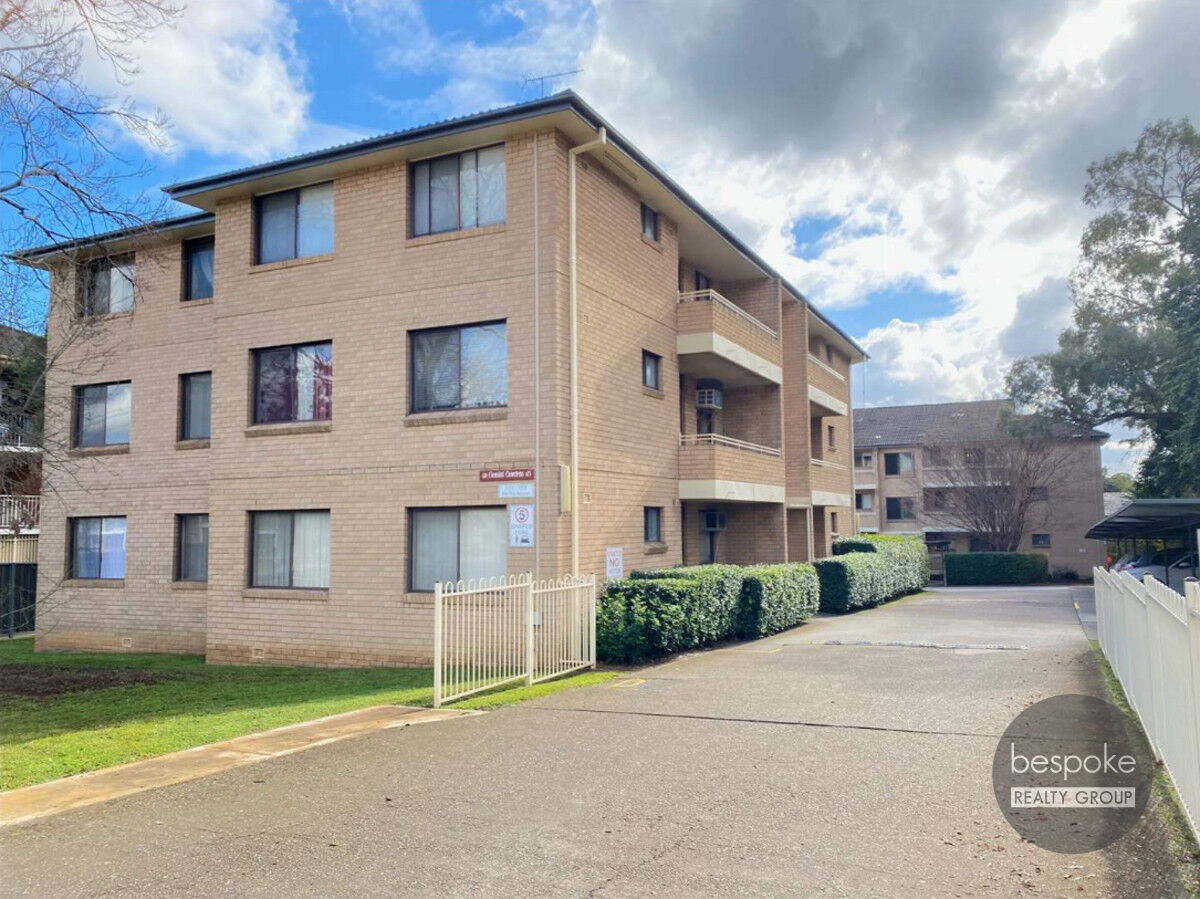  Top Floor Apartment APPLICATIONS PENDING