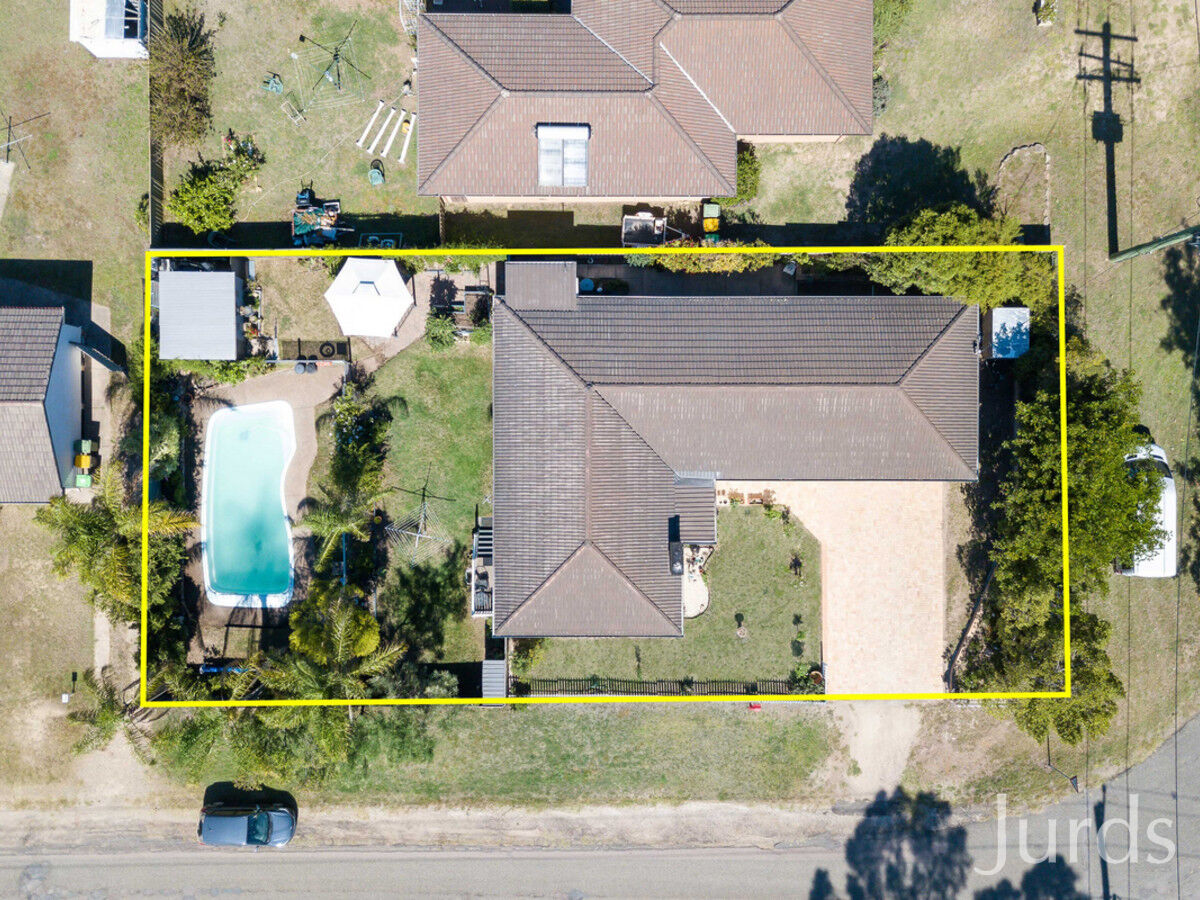 18 Tenth Street, Weston, Weston - Thumbnail 2