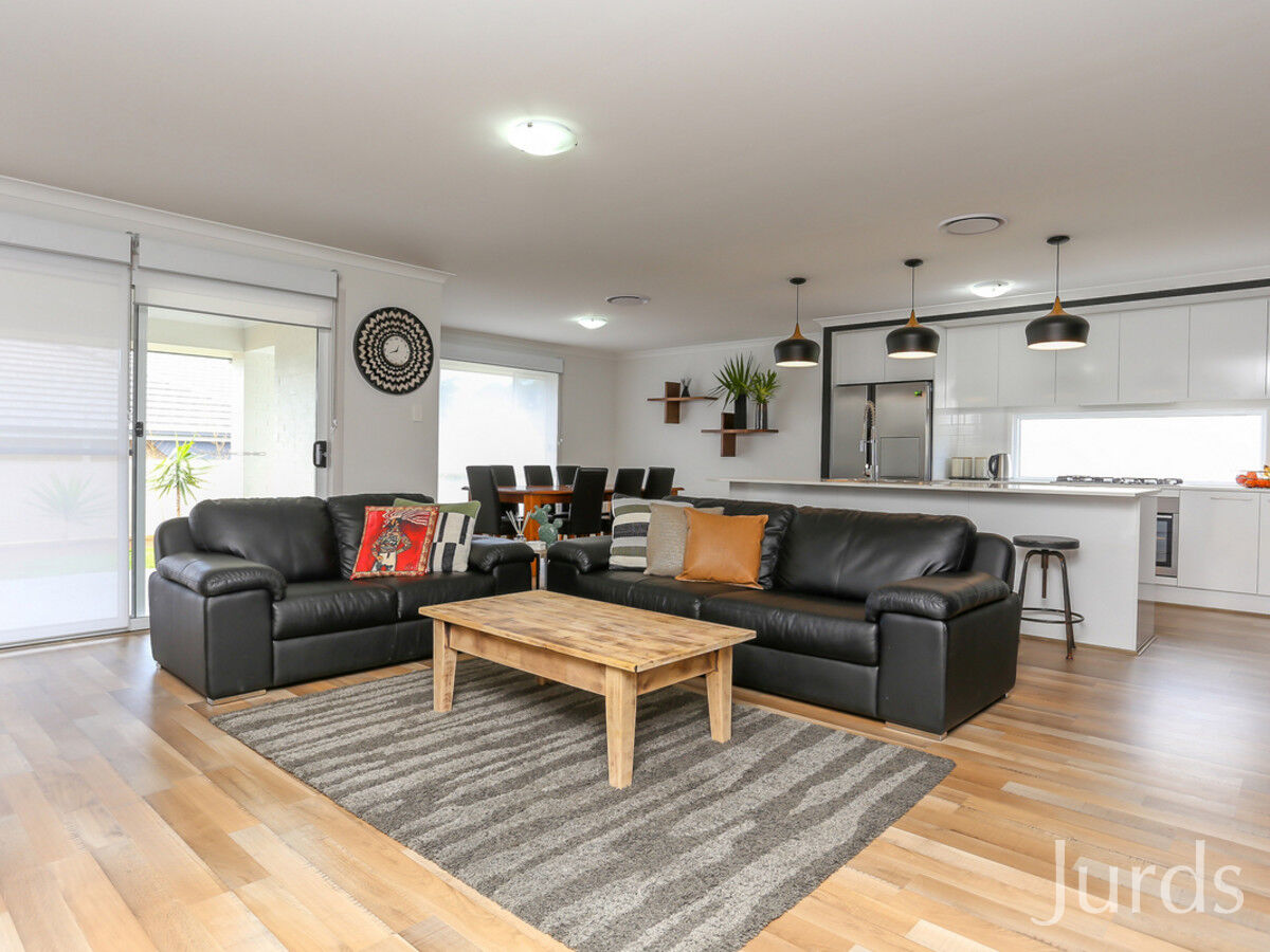 17 Abberton Parkway (Huntlee), North Rothbury, North Rothbury - Thumbnail 5