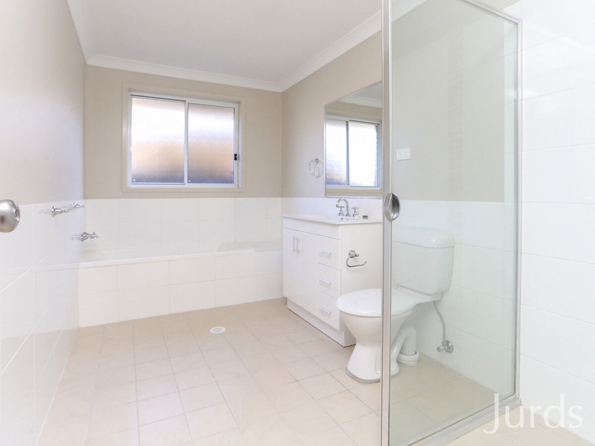 49 Kelman Drive, Cliftleigh
