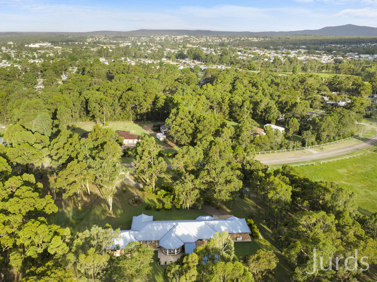 22 Grey Gum Drive, Weston, Weston - Thumbnail 2