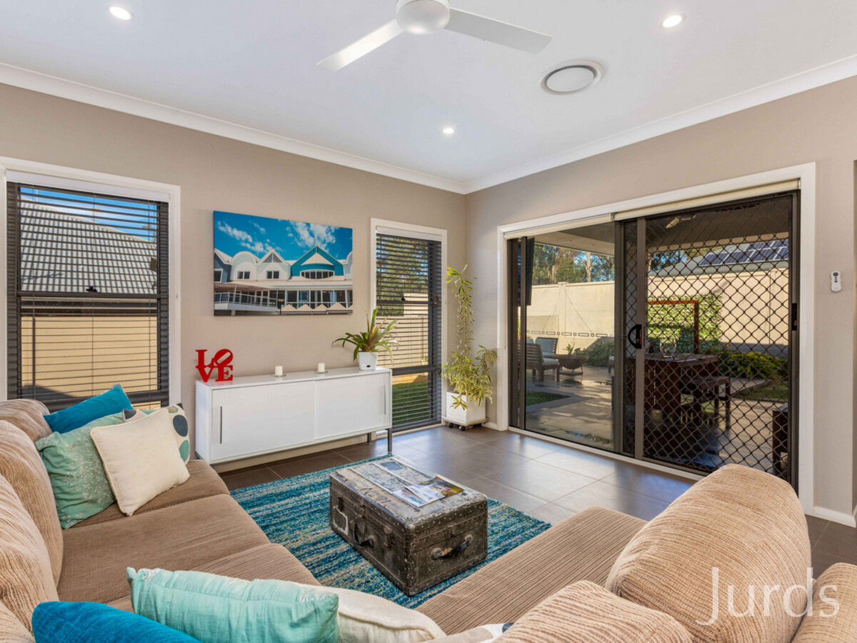 14 Ainsworth Crescent (Huntlee), North Rothbury, North Rothbury - Thumbnail 8