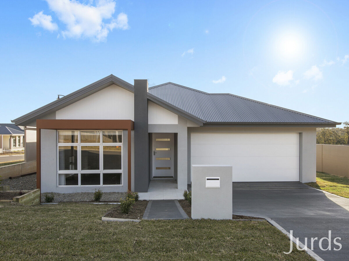 17 Moran Parkway, North Rothbury, North Rothbury - Thumbnail 3