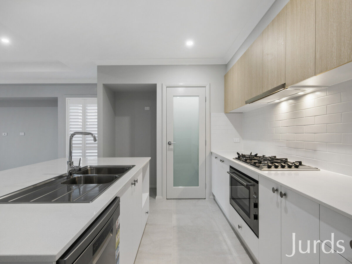 17 Moran Parkway, North Rothbury, North Rothbury - Thumbnail 6