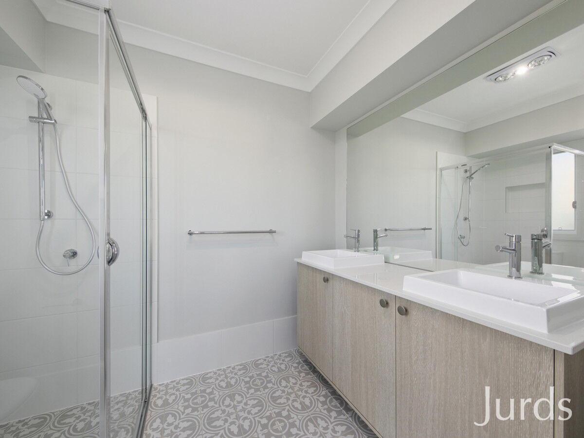 17 Moran Parkway, North Rothbury, North Rothbury - Thumbnail 8