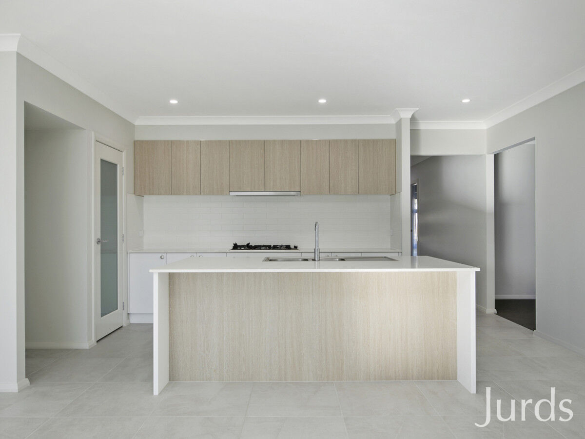 17 Moran Parkway, North Rothbury, North Rothbury - Thumbnail 5
