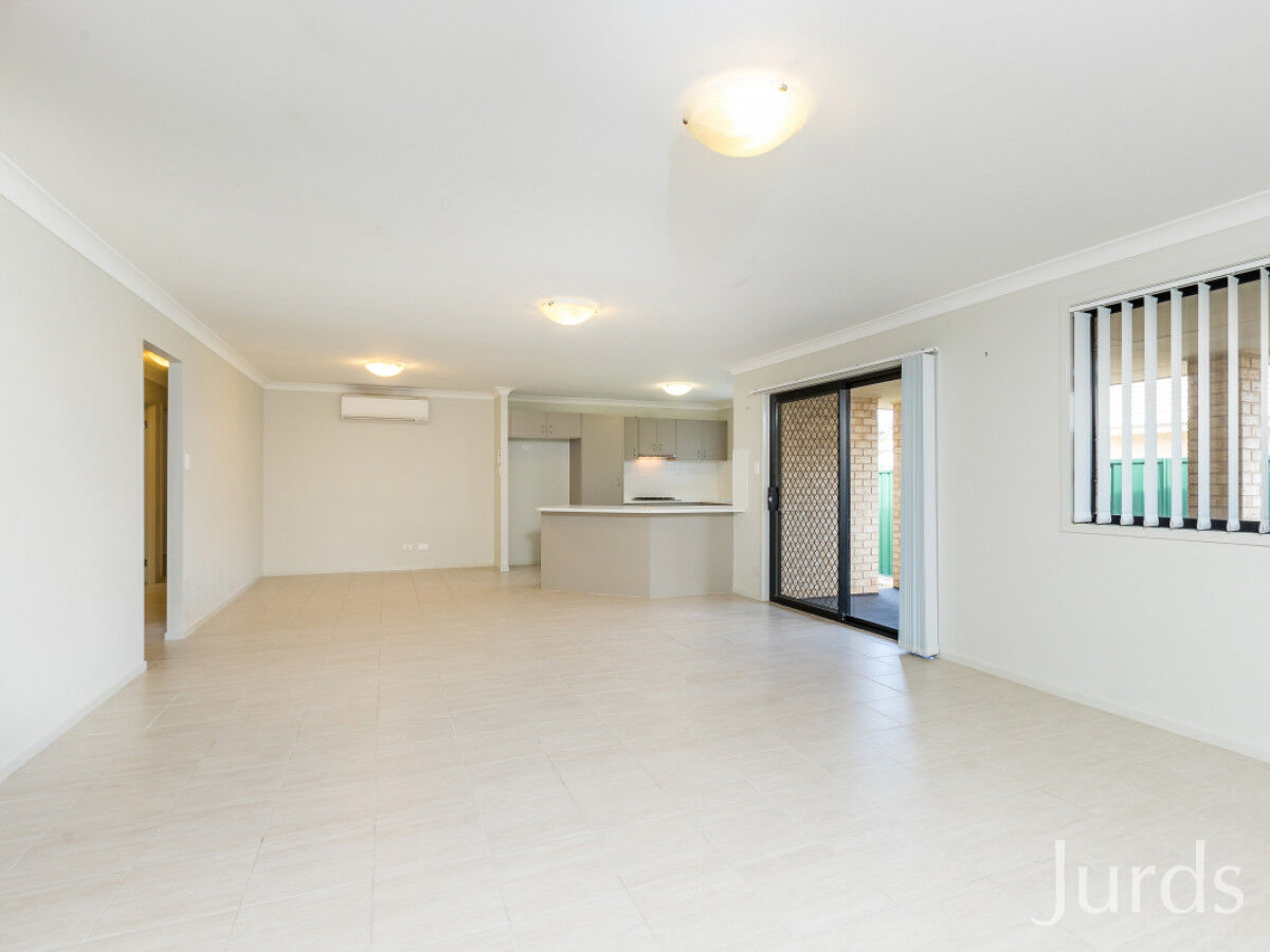 4 Shortland Drive, Rutherford, Rutherford - Thumbnail 4