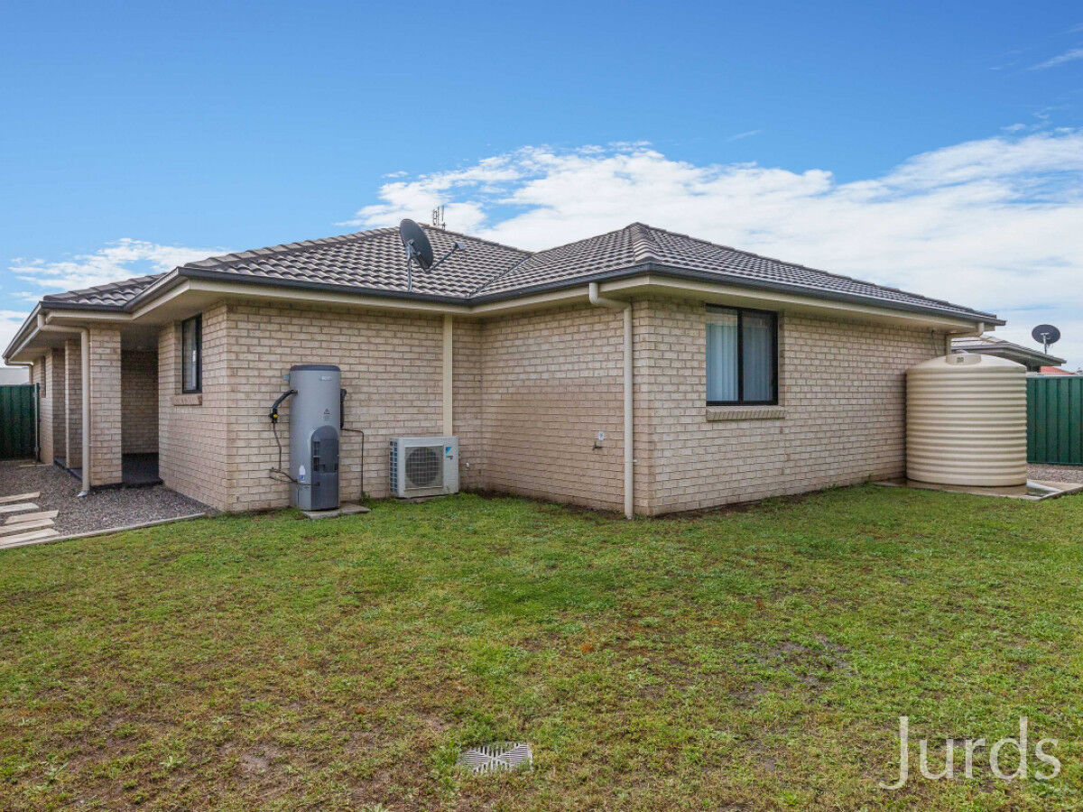 4 Shortland Drive, Rutherford, Rutherford - Thumbnail 2