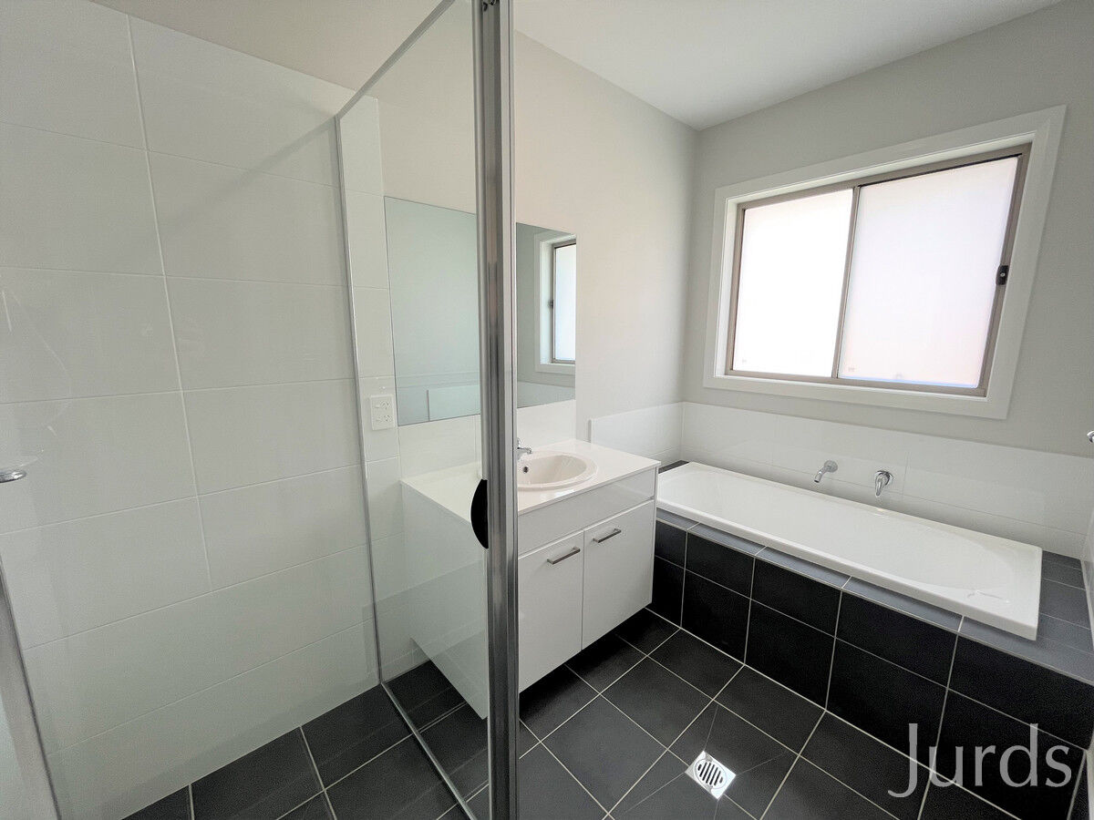 142 Triton Boulevard, North Rothbury, North Rothbury - Thumbnail 8