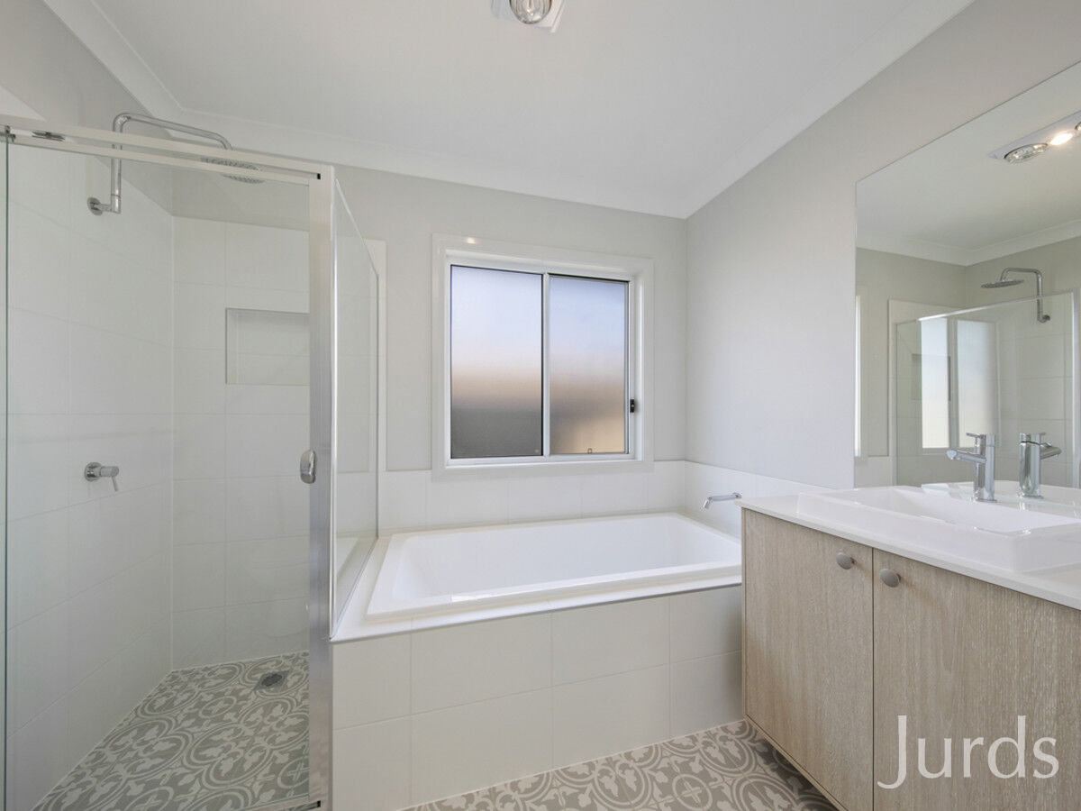 17 Moran Parkway, North Rothbury, North Rothbury - Thumbnail 8