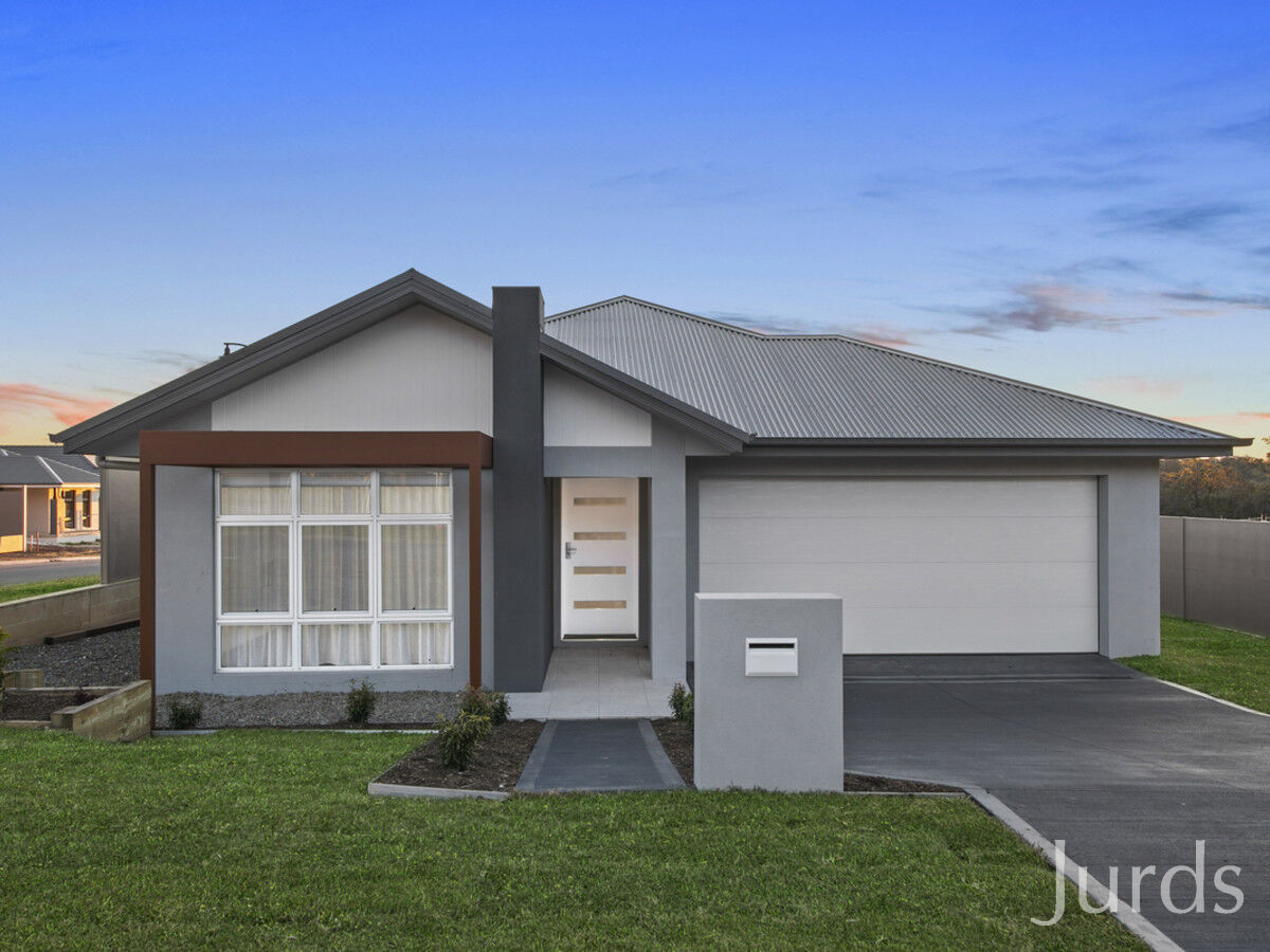 17 Moran Parkway, North Rothbury, North Rothbury - Thumbnail 3