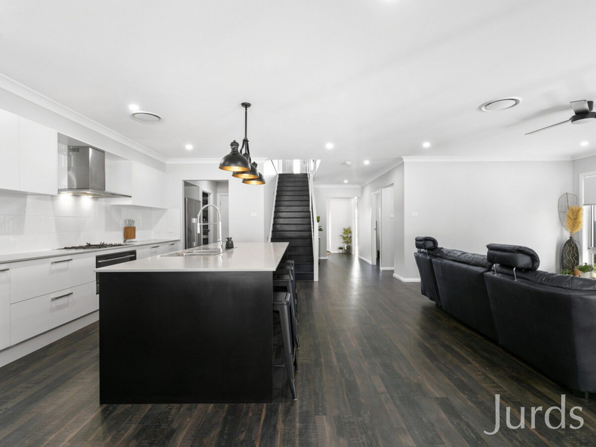 16 Moran Parkway, North Rothbury, North Rothbury - Thumbnail 8