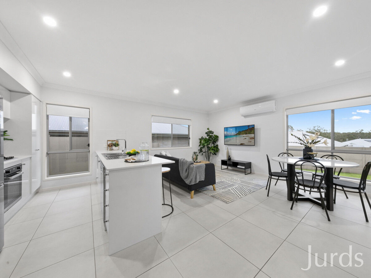 11 Brooker Drive, North Rothbury, North Rothbury - Thumbnail 5