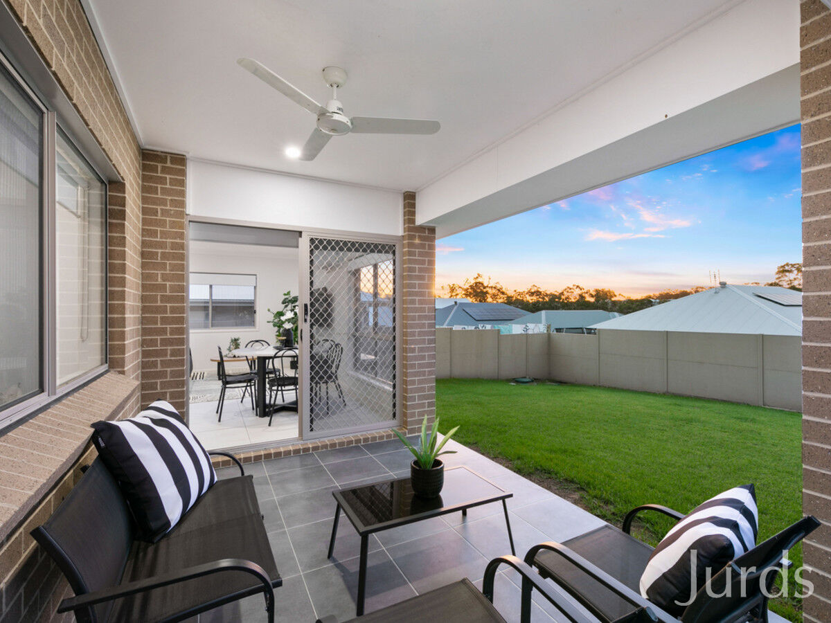 11 Brooker Drive, North Rothbury, North Rothbury - Thumbnail 4