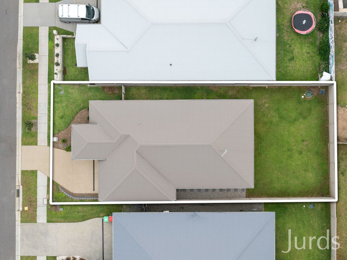 11 Brooker Drive, North Rothbury, North Rothbury - Thumbnail 2