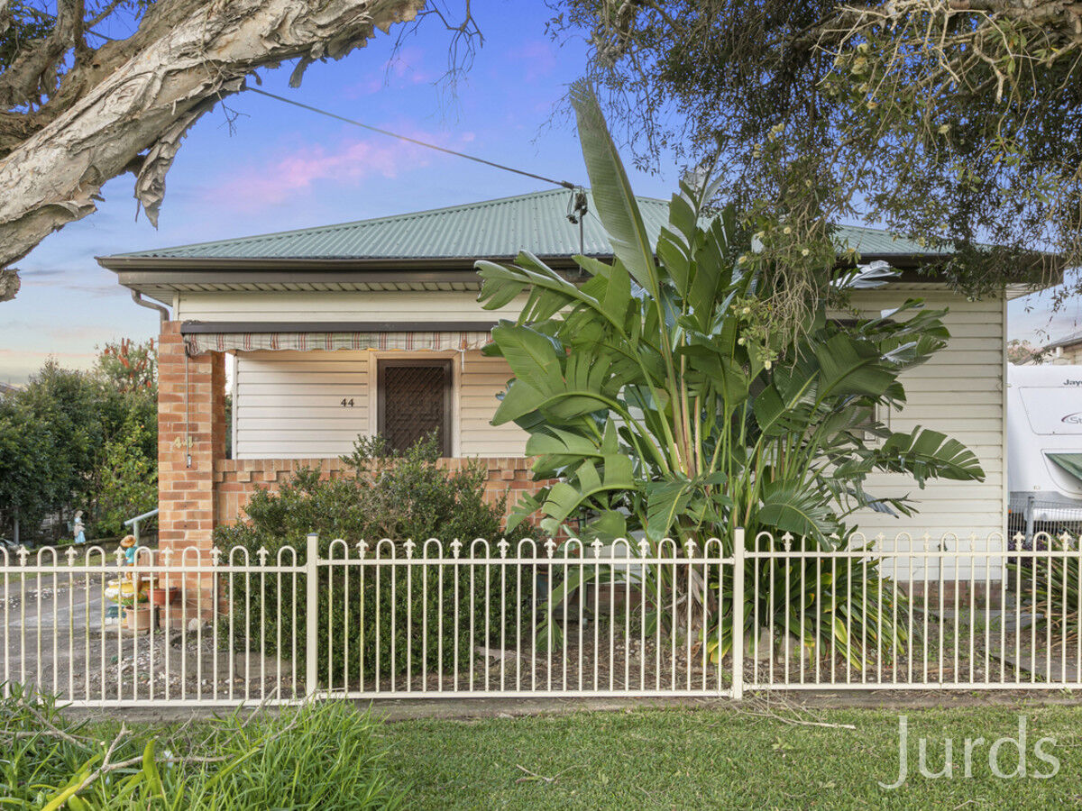 44 Appleton Avenue, Weston, Weston - Thumbnail 5