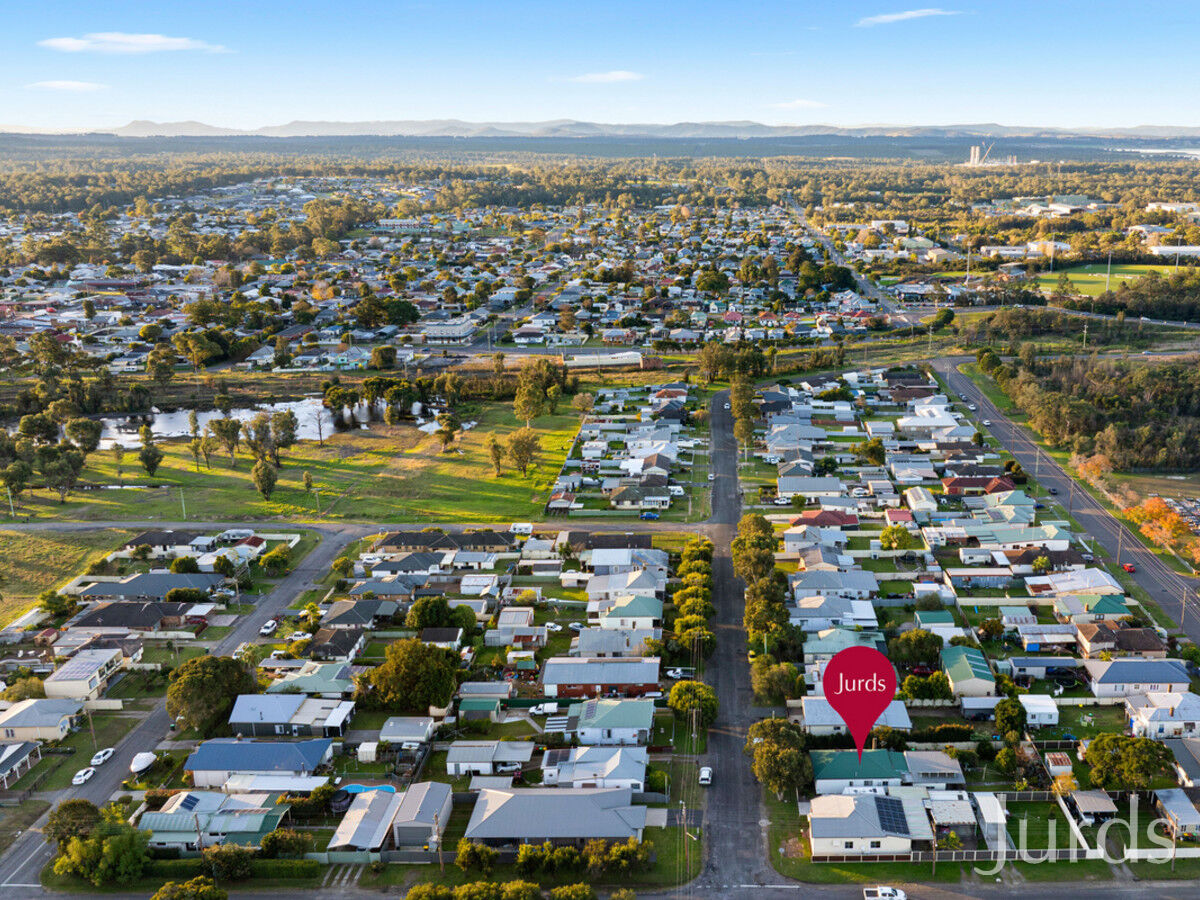 44 Appleton Avenue, Weston, Weston - Thumbnail 2
