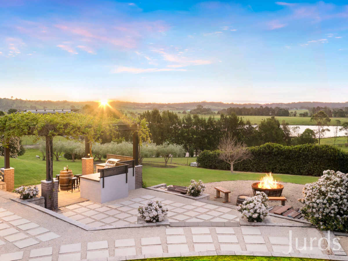 8 Loch Katrine Drive, LOCHINVAR, Lochinvar - Thumbnail 5