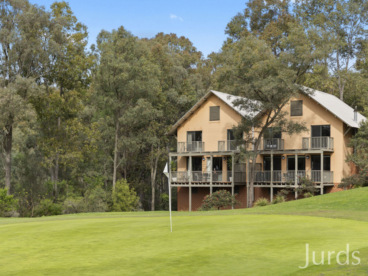 3 Bed Cypress Lakes Villa with prime golf course aspect., Rd,, Pokolbin - Thumbnail 3