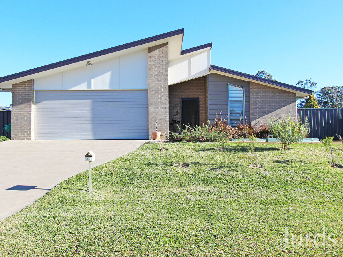 NORTH ROTHBURY ROYAL! Jurds Real Estate