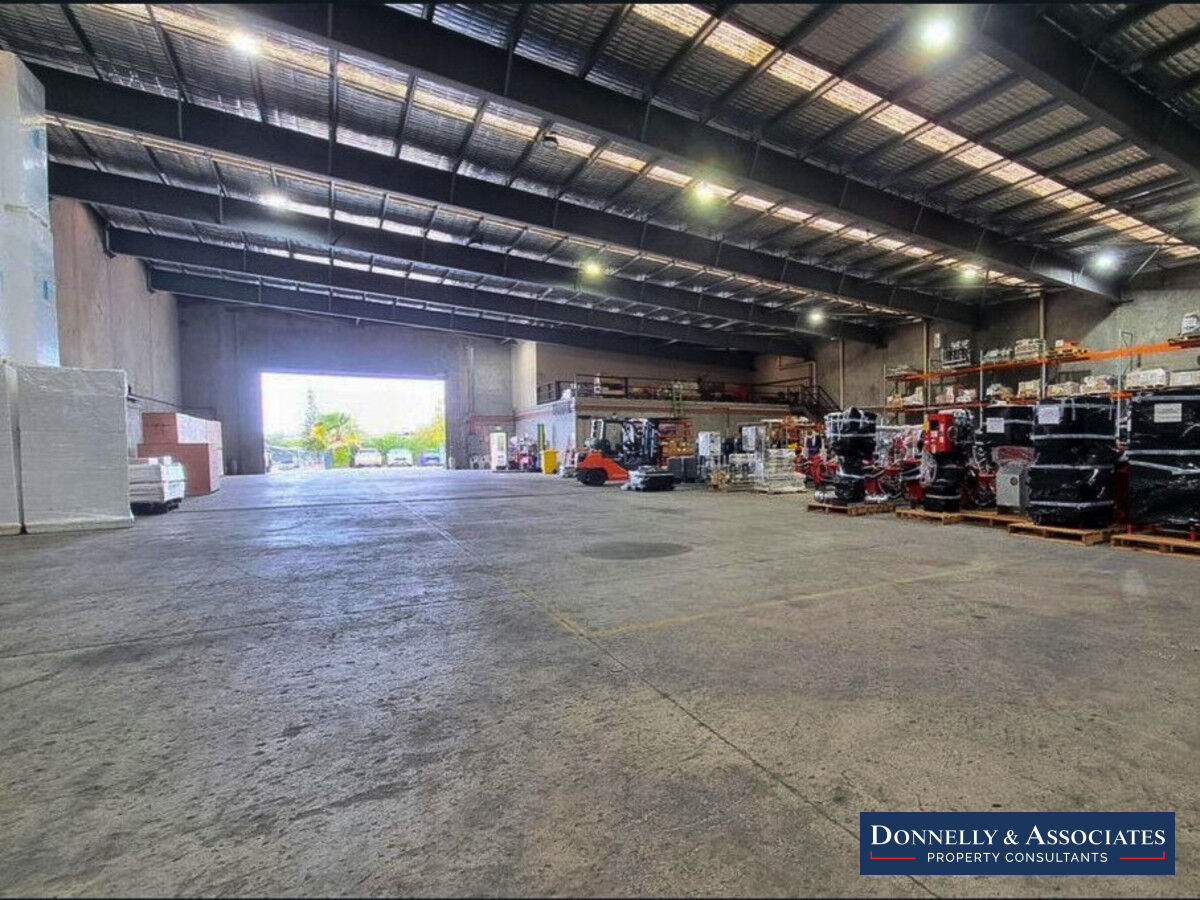 Spacious and Functional Concrete Tilt Panel Warehouse - Donnelly ...