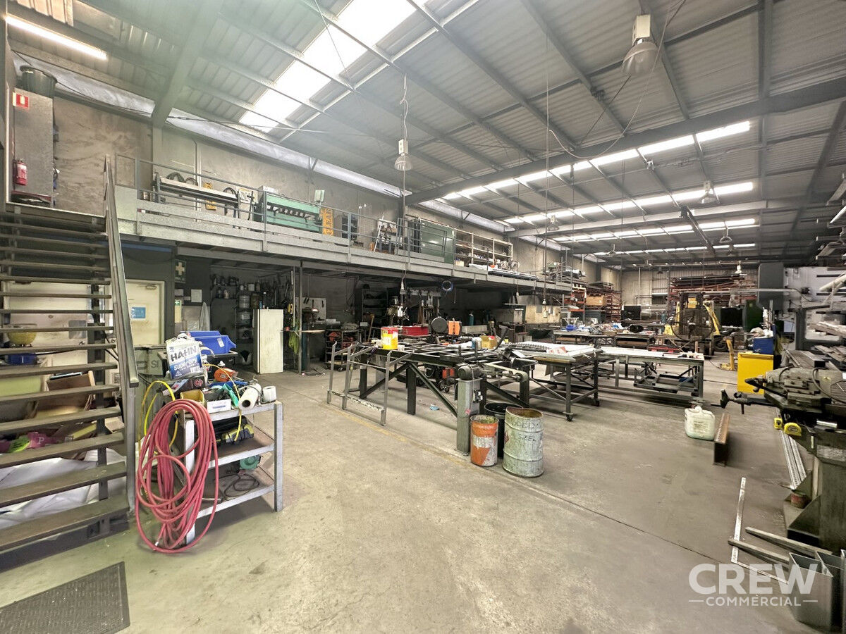 Freestanding Factory with Fenced Hardstand - Crew Commercial