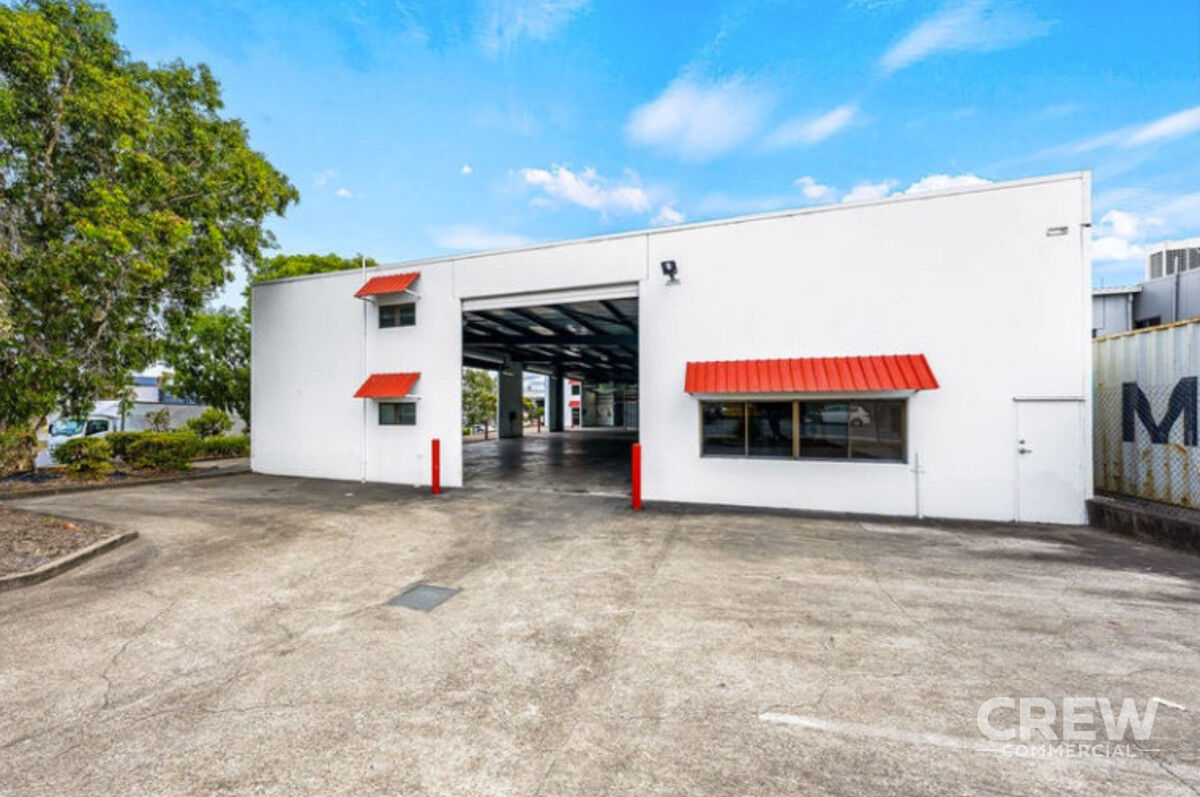 Freestanding Industrial Facility Crew Commercial