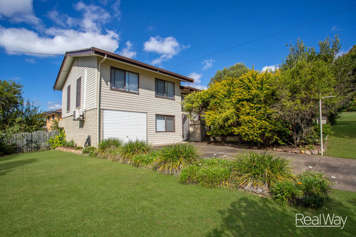 Lovingly Maintained Family Home - A Legacy of 44 Years in Yamanto!