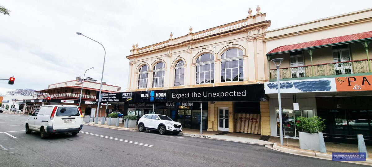 WONDERFUL HISTORICAL COMMERCIAL BUILDING IN THE TOWN CENTRE OF MARYBOROUGH