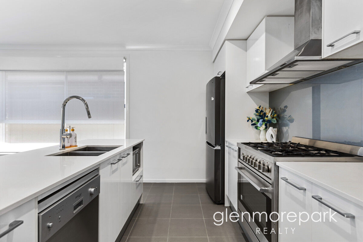 16 Middleridge Drive, Glenmore Park NSW 2745, Glenmore Park - Thumbnail 2