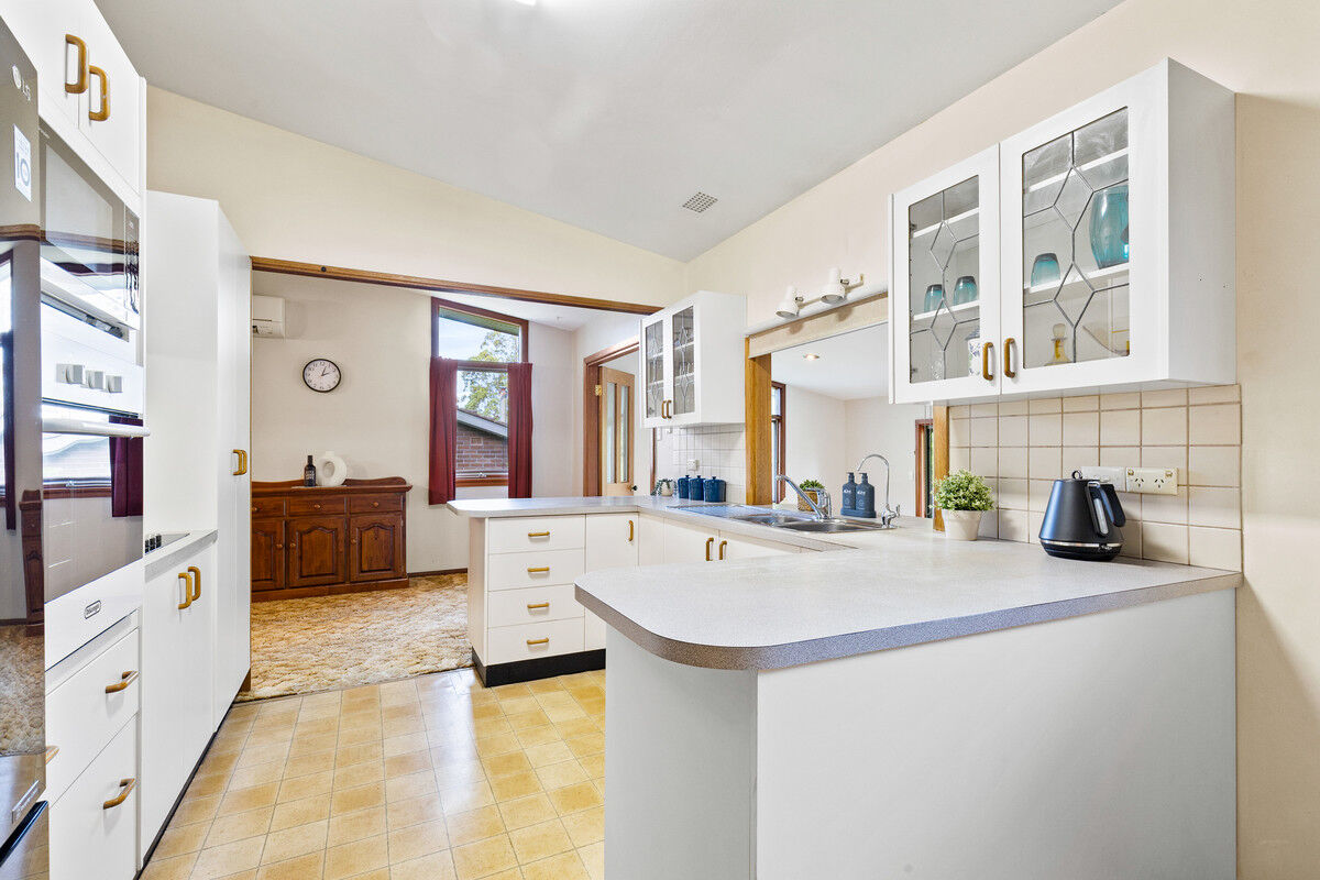 6 Coolabah Road, Valley Heights NSW 2777, Valley Heights - Thumbnail 5