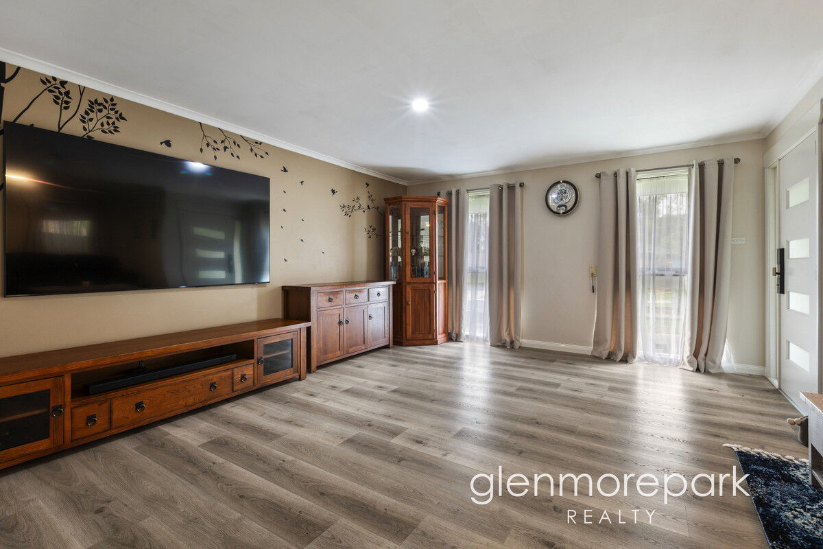 23 Valleyview Crescent, Werrington Downs NSW 2747, Werrington Downs - Thumbnail 2