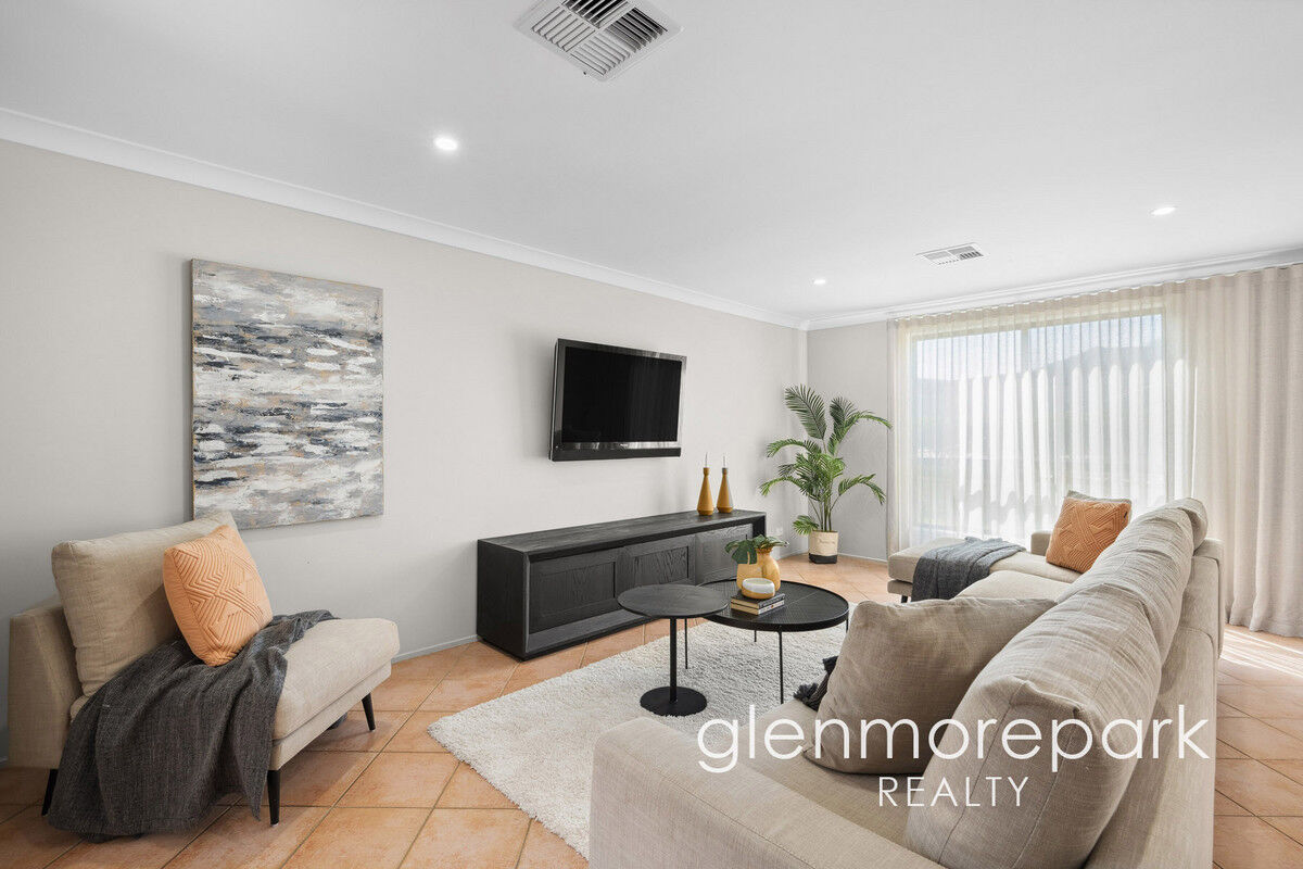 18 Windorra Avenue, Glenmore Park NSW 2745, Glenmore Park - Thumbnail 4