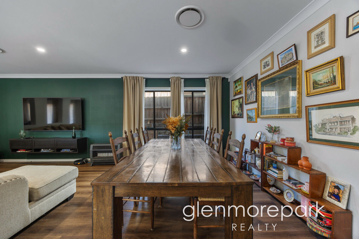 36 Shale Hill Drive, Glenmore Park NSW 2745, Glenmore Park - Thumbnail 4