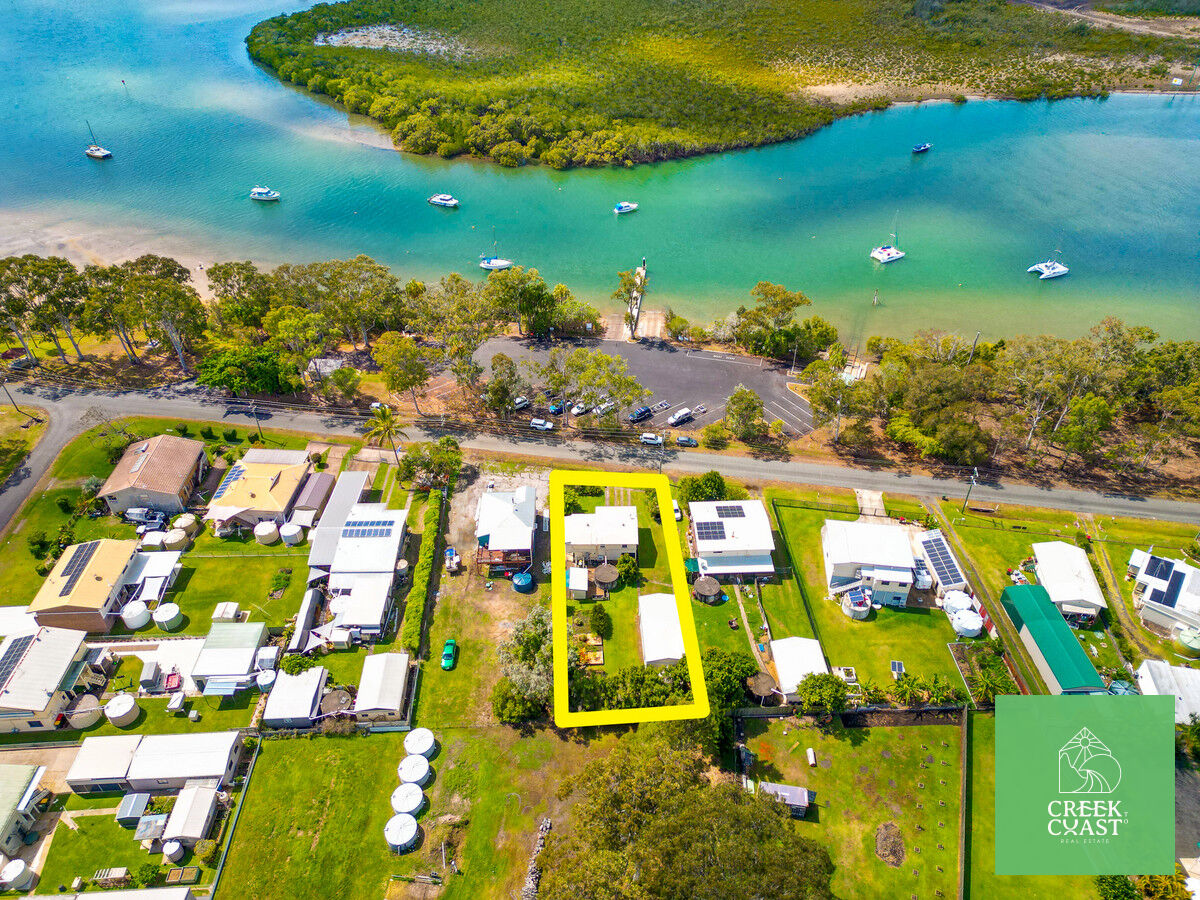 Coastal Waterfront Home Overlooking Fraser Island & the Great Sandy