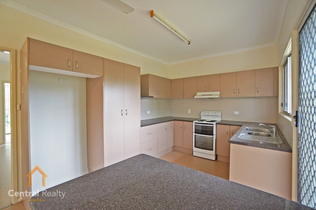 HIGH SET HOME WITH GREAT FEATURES! - Central Realty Mareeba