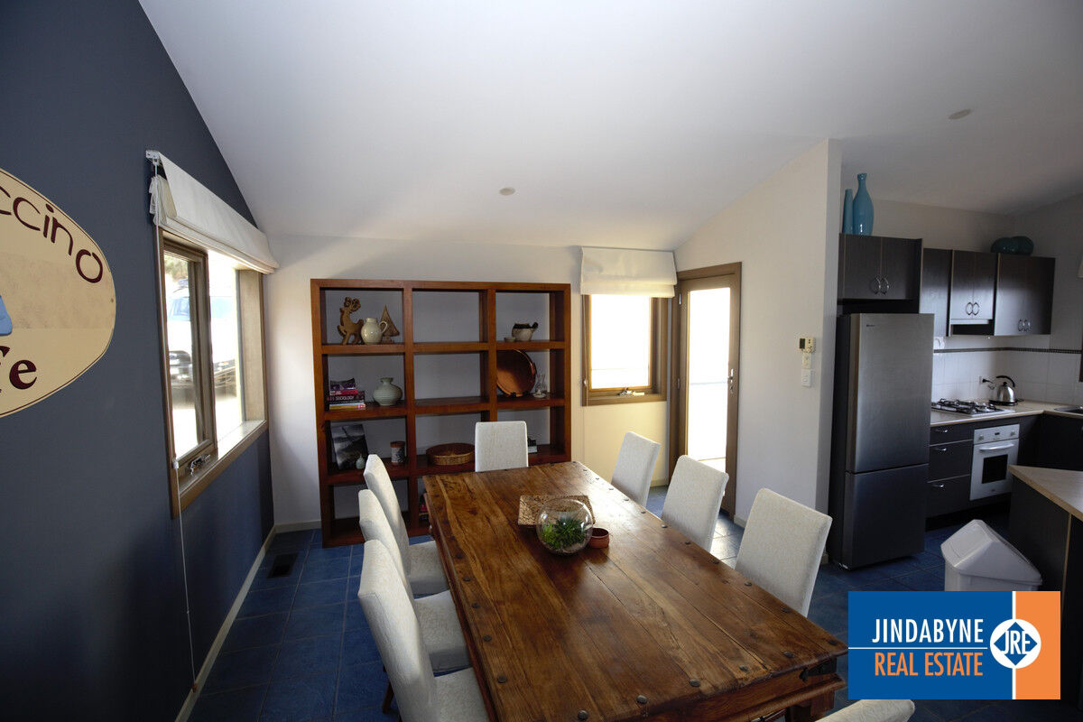 2 Bed apartment with great views!, 560.00 p/w Jindabyne Real Estate