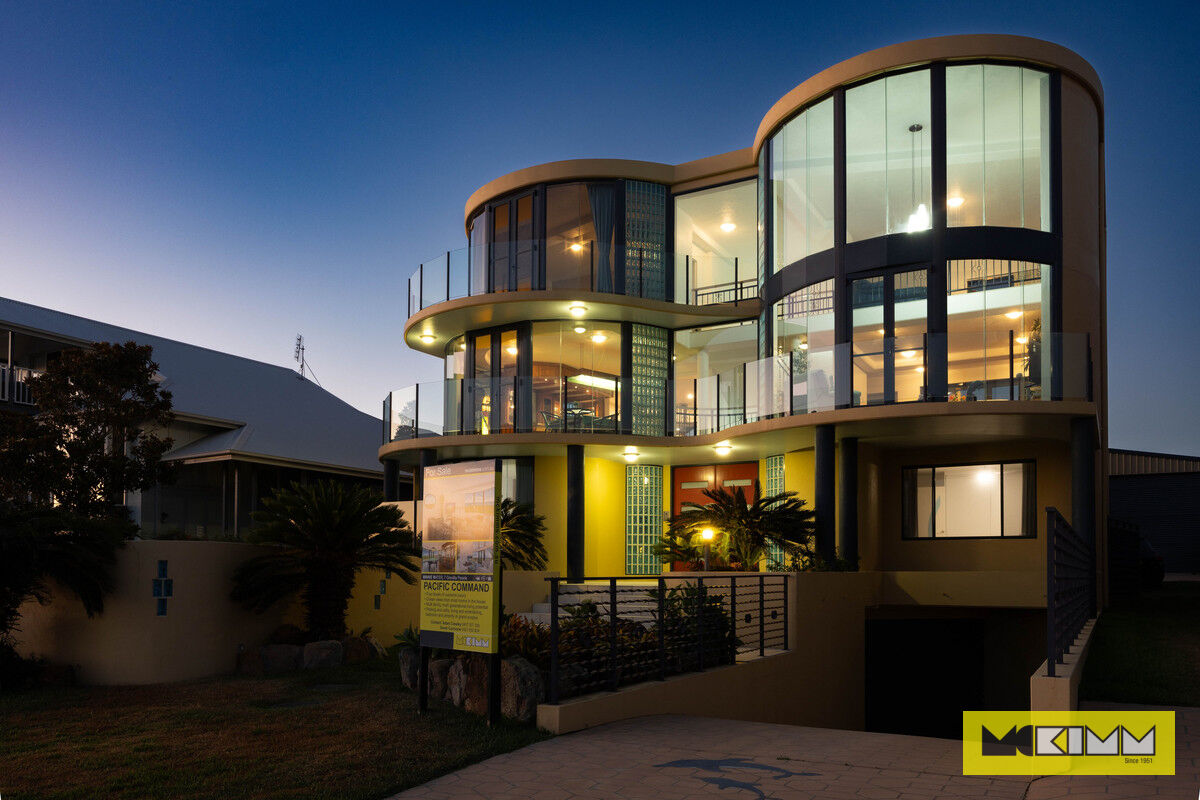  MINNIE TO THE MAX! A COMMANDING BEACH HOUSE AT MINNIE WATER BEACH