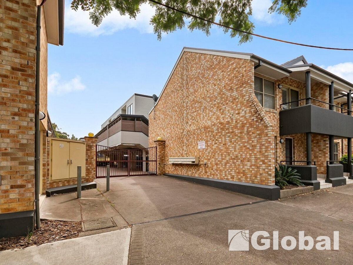 10/22 Donald Street, Hamilton - Image 1