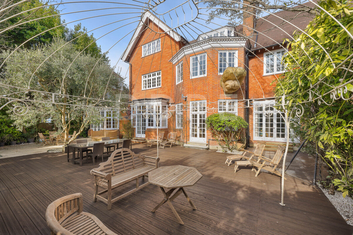 Wadham Gardens, London, NW3 property photo