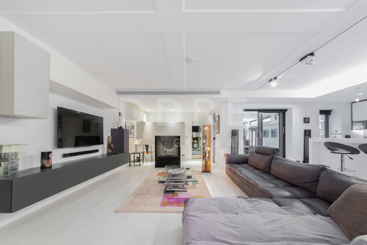 Hollen Street, London, W1F property photo