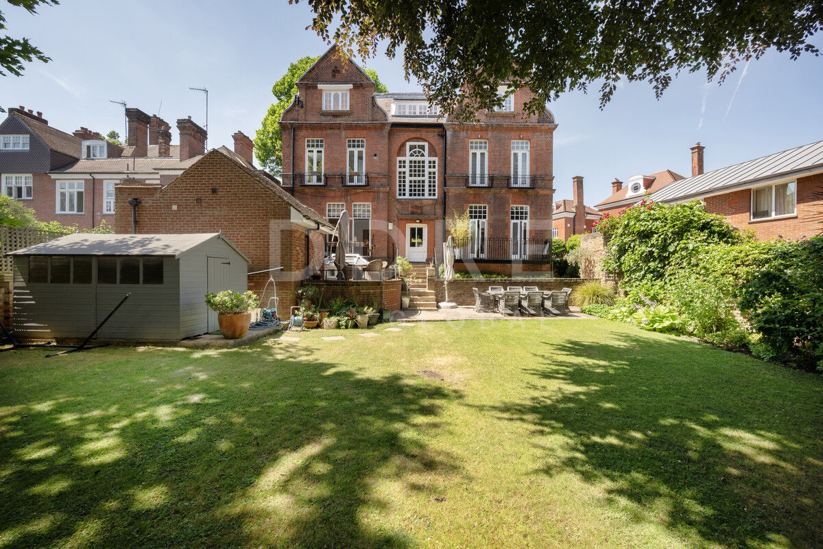 Hampstead Hill Gardens, London, NW3 property photo