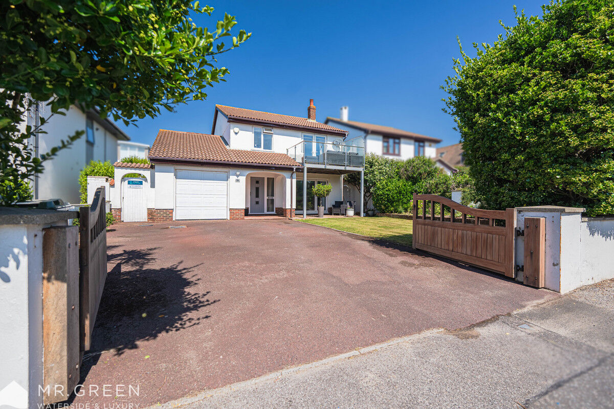 Warren Edge Close, Hengistbury Head, Southbourne, Bournemouth, BH6 4AY