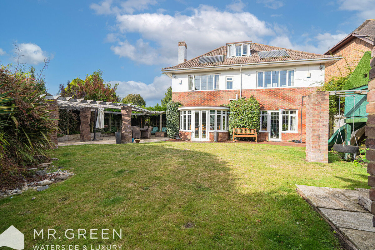 Harewood Avenue, Littledown, Bournemouth, BH7 7BJ